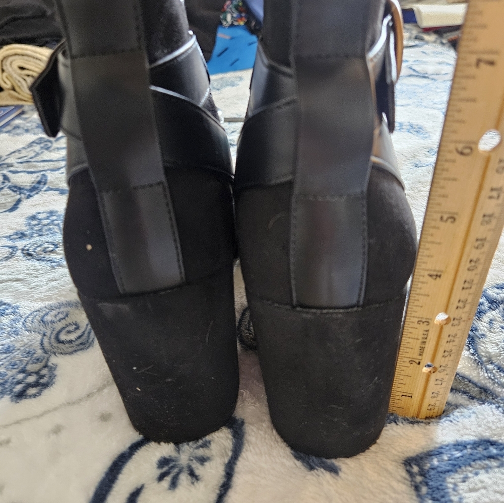 Vionic Block Heel Ankle Boots. Size 10 - image 6